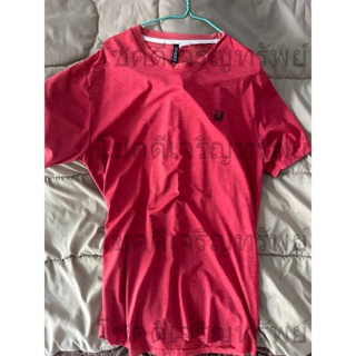 เสื้อ เสื้อยืดออกกำลังกาย วิ่ง H and M สีแดง ขนาด XL ส่งต่อ 150 ของพ่อค้าใส่เอง