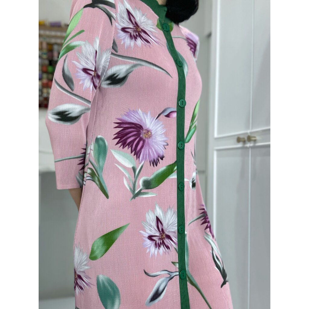 2muay-รุ่น-gsa230804-เดรสผู้หญิง-เดรสพลีทคุณภาพ-button-front-flower-printed-pleat-dress-4-สี-free-size