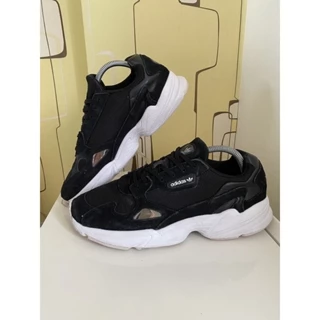 Adidas falcon replicas best sale