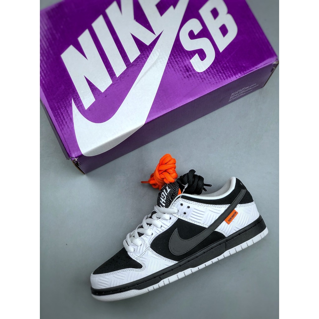 Tightbooth x Nike SB Dunk Low 