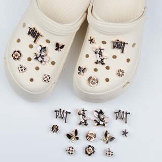 Crocs jibbitz charms diy แฟชั่น ตกแต่ง สําหรับตกแต่งรองเท้า crocs เริ่มต้น