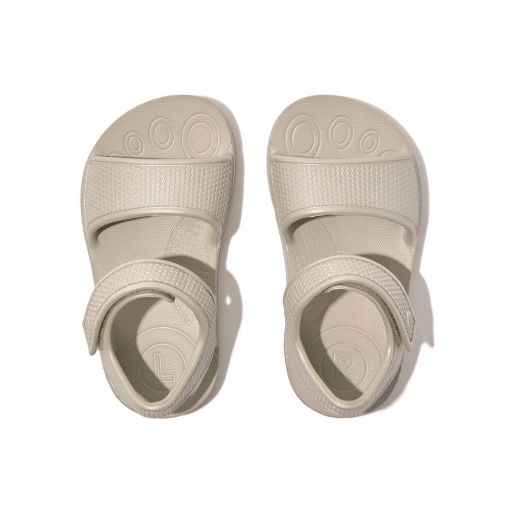 fitflop-iqushion-shimmer-ergonomic-รองเท้าแตะสำหรับเด็ก-รุ่น-gi9-011-สี-silver