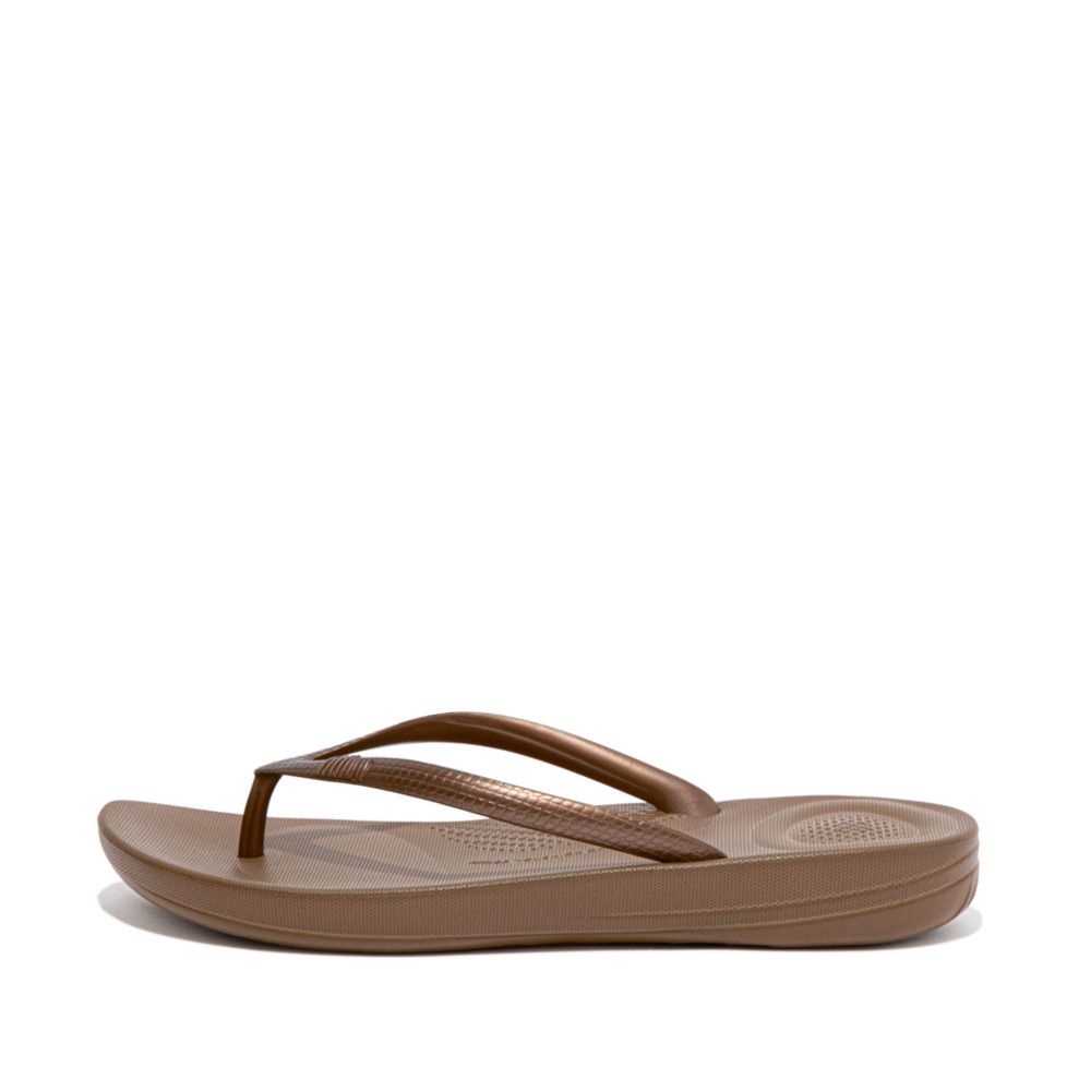 fitflop-iqushion-รองเท้าแตะแบบหูหนีบผู้หญิง-รุ่น-e54-012-สี-bronze