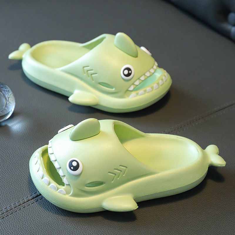 รองเท้าแตะ-พื้นนิ่ม-กันลื่น-ลายการ์ตูนปลาฉลามน่ารัก-เหมาะกับใส่กลางแจ้ง-แฟชั่นฤดูร้อน-สําหรับเด็กผู้ชาย-และเด็กผู้หญิง-2023