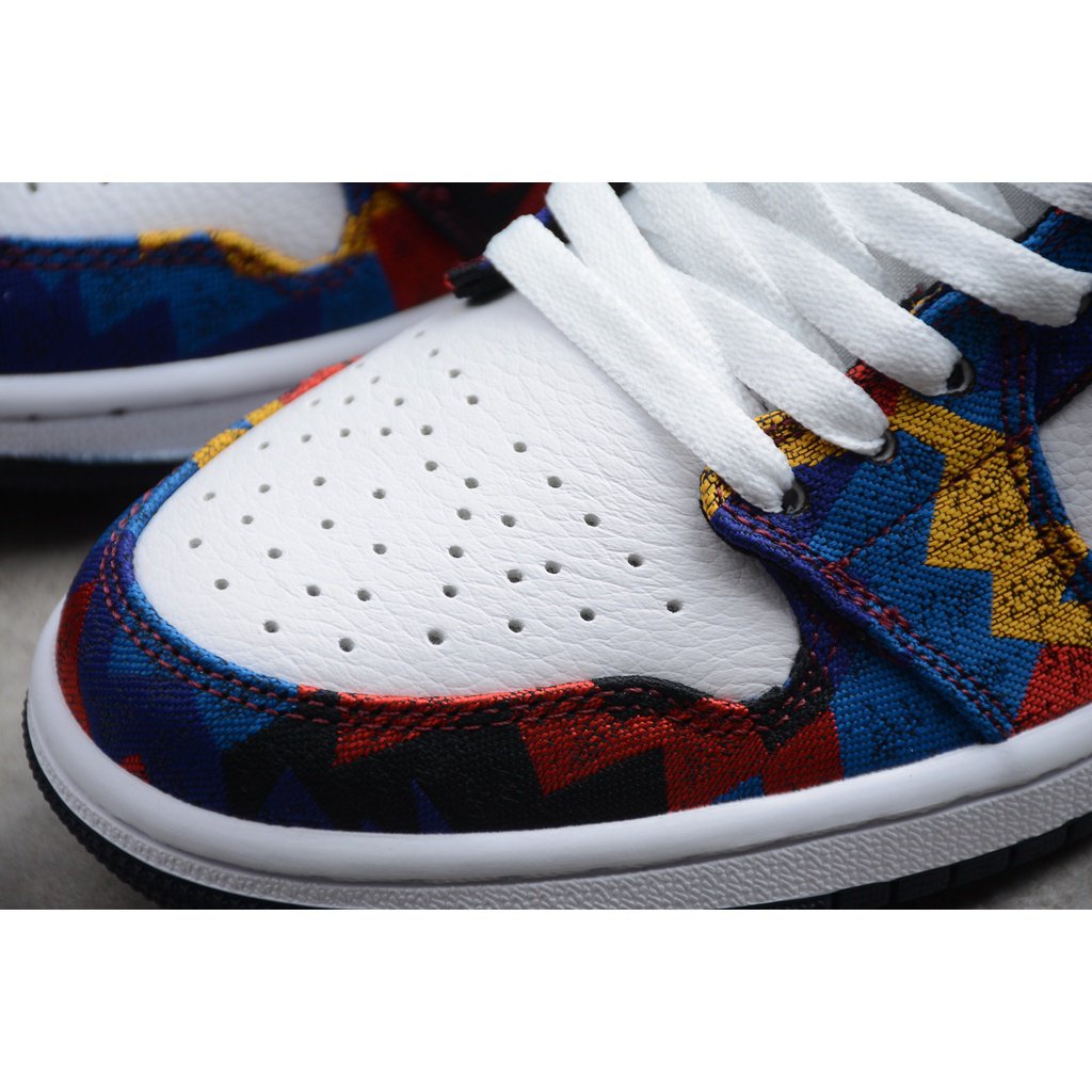 aj1 low sweater