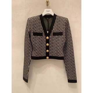 Balmain2023 เสื้อคาร์ดิแกน ผ้าวูลผสม ผ้าฝ้ายถัก ลายหัวสิงโต สีทอง เหมาะกับฤดูใบไม้ผลิ และฤดูร้อน สําหรับผู้หญิง เหมาะสําหรับฤดูใบไม้ผลิ ฤดูใบไม้ร่วง การจับคู่หลายแบบ ขนาด sml