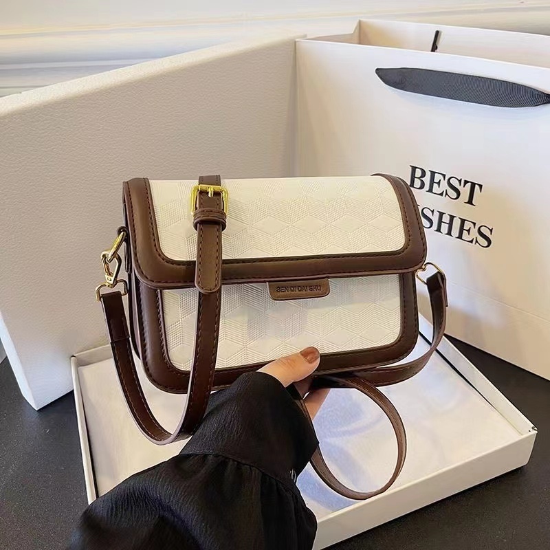 (HB-820) กระเป๋าสะพายข้าง ทรงสวย มี3 ช่องการใช้งาน เป็นซิปตรงกลาง ...