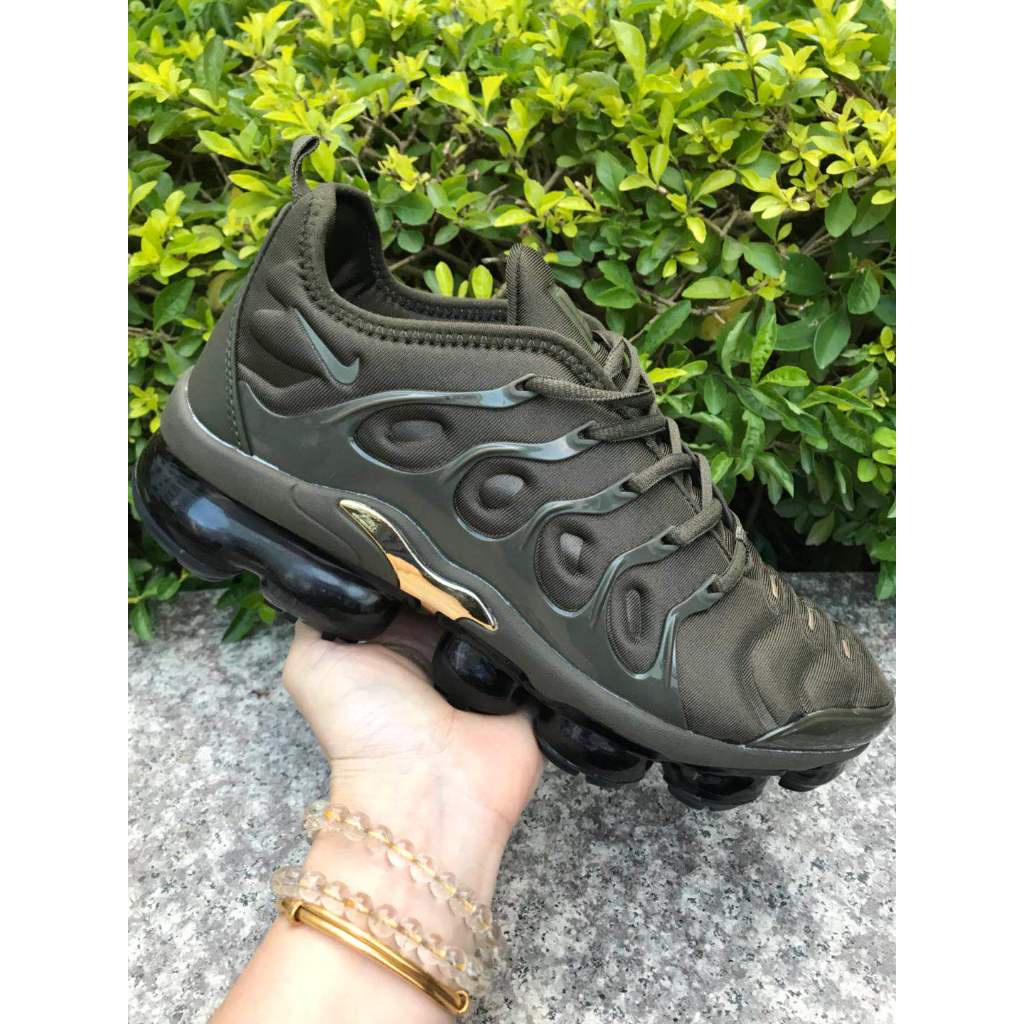 vapormax tn triple black