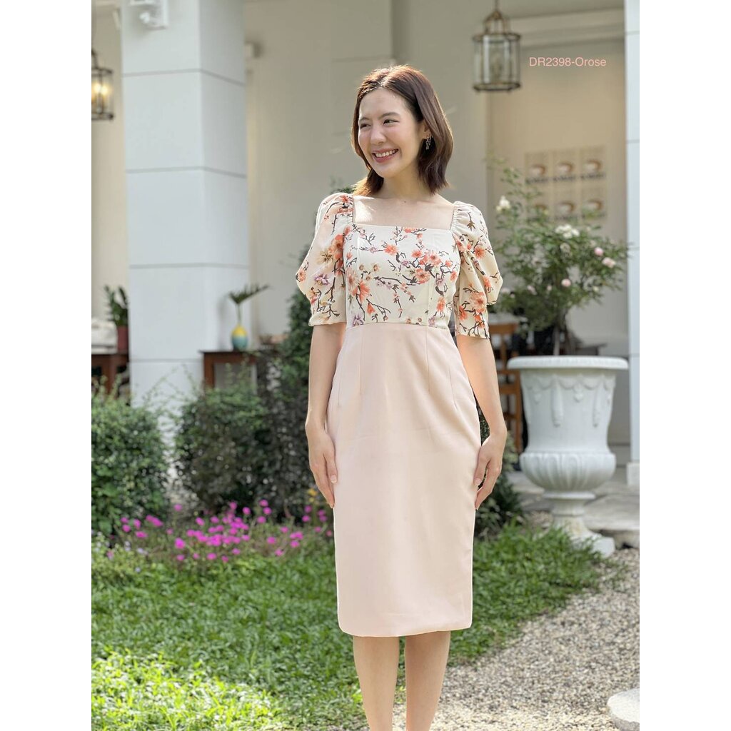 dr2398-sweet-floral-dress-เดรสผ้าแจกการ์ดอัดกาว-ลายดอกแขนจั๊มตุ๊กตา