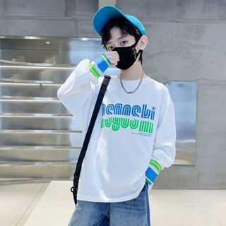 Boys long-sleeved t-shirt 2023 Spring and Autumn new Korean cotton blouse in autumn black and white bottomed shirt