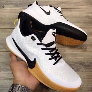 Kobe hotsell mamba sneakers