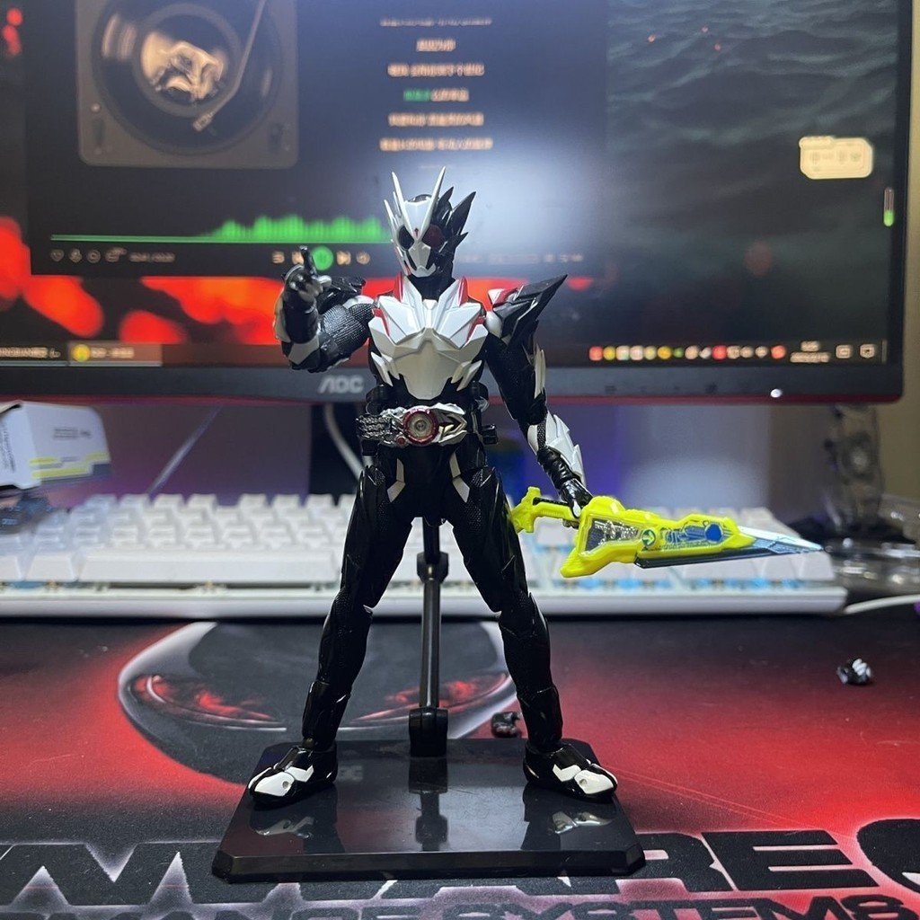 Kamen Rider Acrylic 01SHF Kamen Rider Zero One Metal Cluster Locust ...