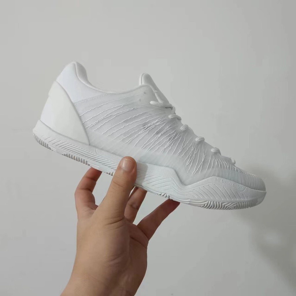 Player1 plus ในประเทศ Kobe 8 ขายรองเท้าผ้าใบใยไหมเหมาะสําหรับการวิ่ง ...