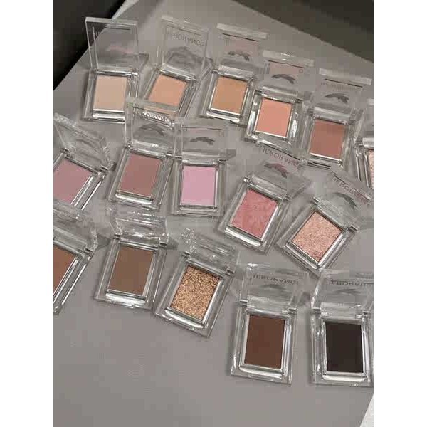 rom and nd พาเลทตา เซอร์ไพรส์! อายแชโดว์สีขาวดำแบบแบนสำหรับฐาน20 shot ...