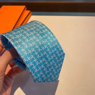 極美品✨HERMES ネクタイ　エルメス　カニ　魚　可愛い　動物　アニマル ハマナカ 羊毛キット coma デザイン ころんともちもちわたしの