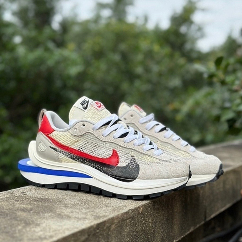 sacai x nike vaporwaffle light bone