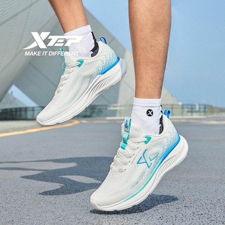 XTEP รองเท้าวิ่งสำหรับผู้ชาย ออกแบบมาเพื่อดูดซับแรงกระแทกและระบายอากาศได้ดี — รองเท้ากีฬา แบรนด์ Xtep ของแท้ 100% เช็คราคาจาก Shopee Lazada thumbnail 4