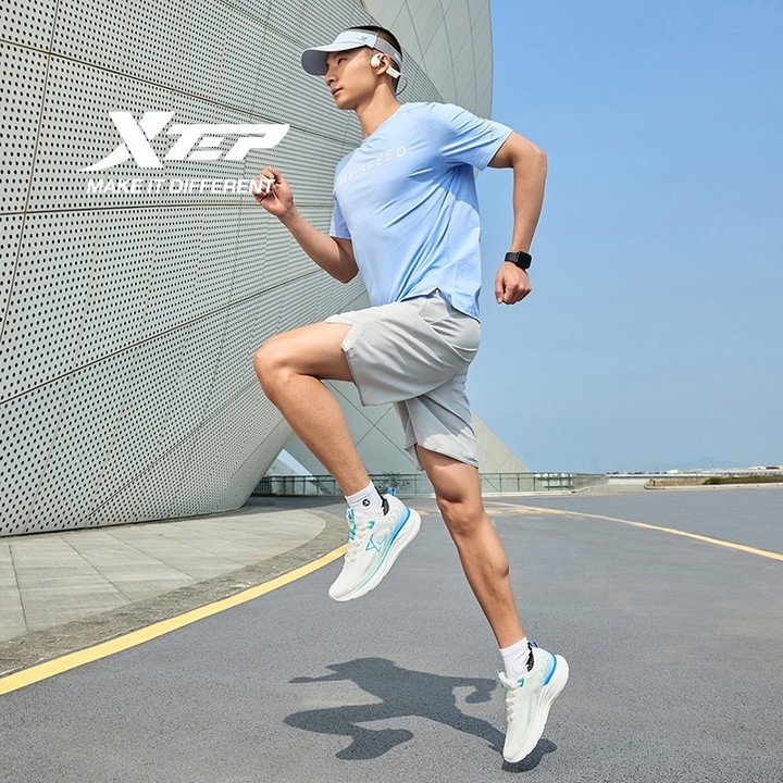 XTEP รองเท้าวิ่งสำหรับผู้ชาย ออกแบบมาเพื่อดูดซับแรงกระแทกและระบายอากาศได้ดี — รองเท้ากีฬา แบรนด์ Xtep ของแท้ 100% เช็คราคาจาก Shopee Lazada - รูปที่ 1