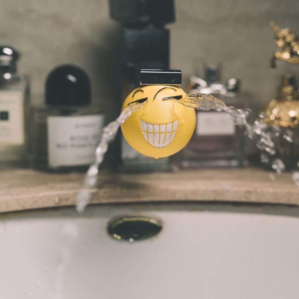 Emojis ก๊อกน้ําน้ํา parodies เครื่องมือคลายการบีบอัด อุปกรณ์ประกอบฉาก ...