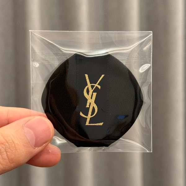 พัฟคุชชั่น พับแต่งหน้า รุ่นใหม่ Saint Laurent หนังสีดํา Air Cushion ...
