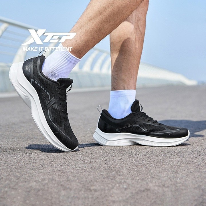 XTEP Easy Run รองเท้าวิ่งพื้นนุ่มน้ำหนักเบามาก รองเท้าผ้าใบลุยงานและออกกำลังกาย — รองเท้ากีฬา แบรนด์ Xtep ของแท้ 100% เช็คราคาจาก Shopee Lazada - รูปที่ 1
