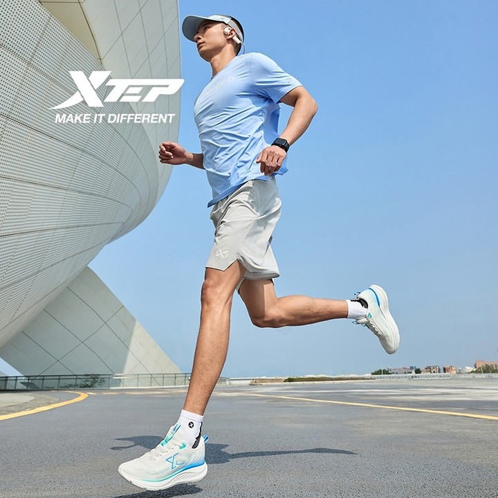 XTEP รองเท้าวิ่งสำหรับผู้ชาย ออกแบบมาเพื่อดูดซับแรงกระแทกและระบายอากาศได้ดี — รองเท้ากีฬา แบรนด์ Xtep ของแท้ 100% เช็คราคาจาก Shopee Lazada thumbnail 3