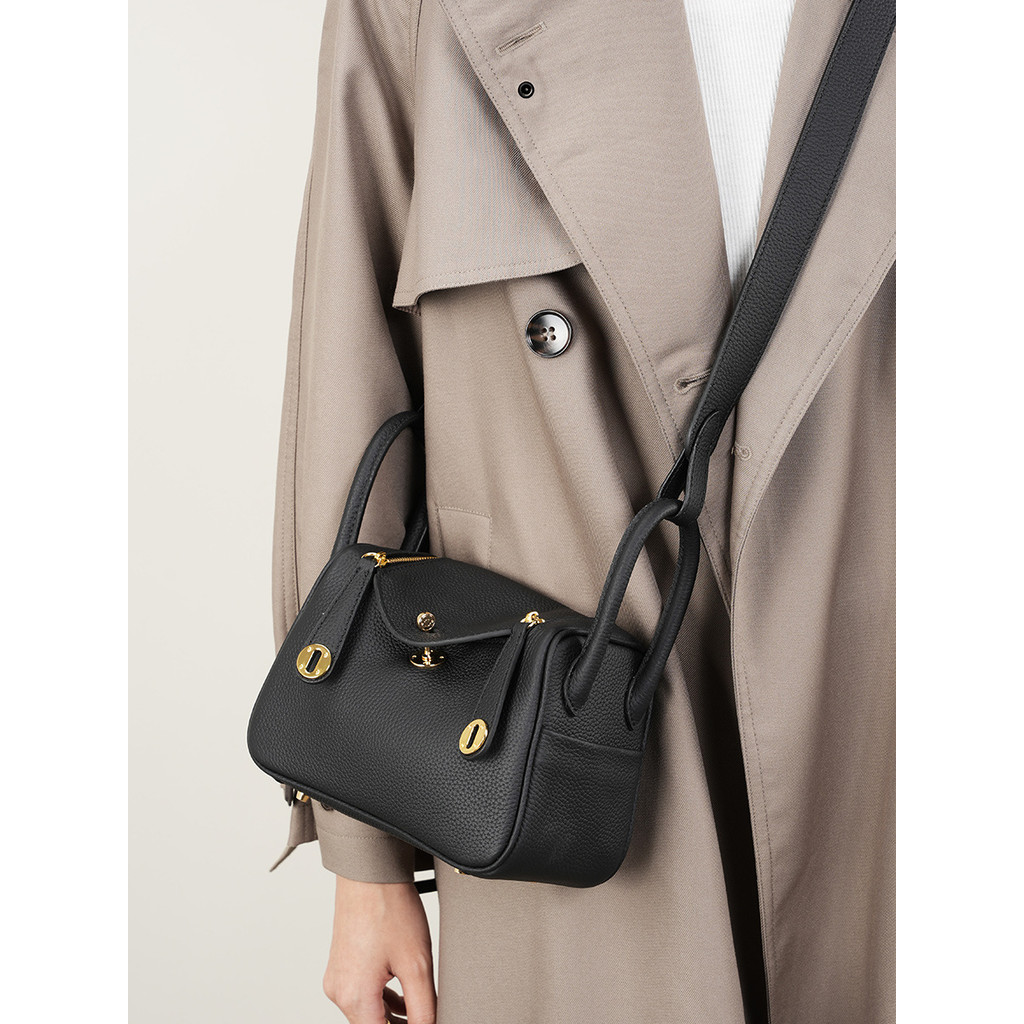 2024 หนังแท้สไตล์ใหม่ Lindi Bag mini Shoulder Messenger Bag | Shopee ...