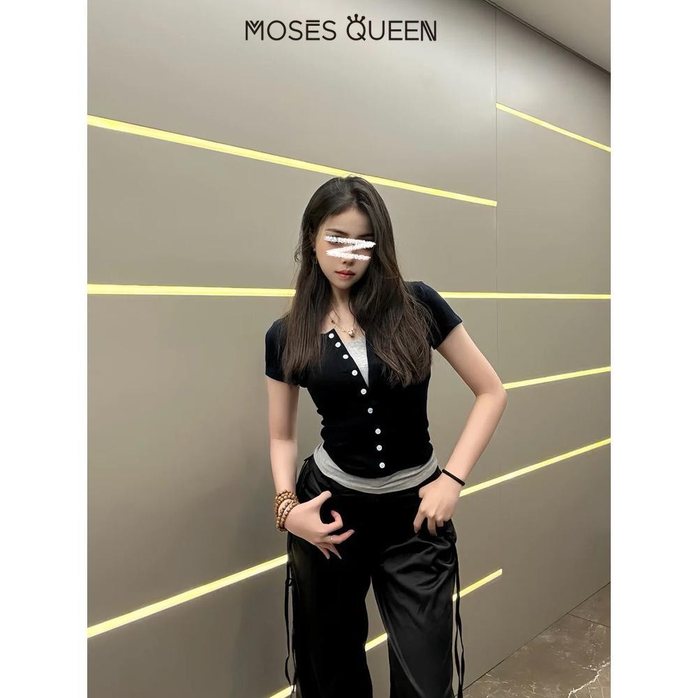 Moses Queen เสื้อยืดแขนสั้นเซ็กซี่สีดํา 2025 ฤดูร้อนใหม่ปุ่มลงด้านบน ...