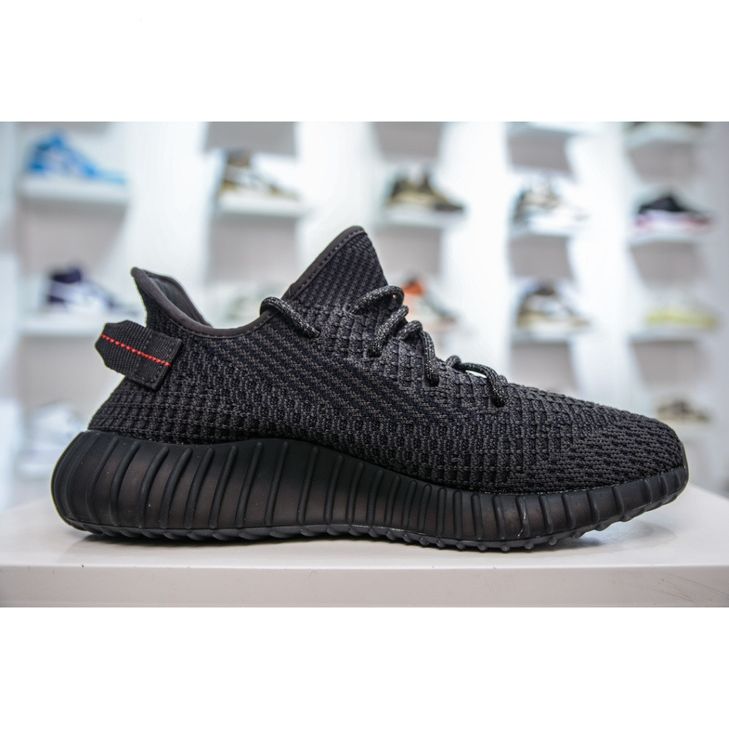 yeezy 350   |  Shopee *!