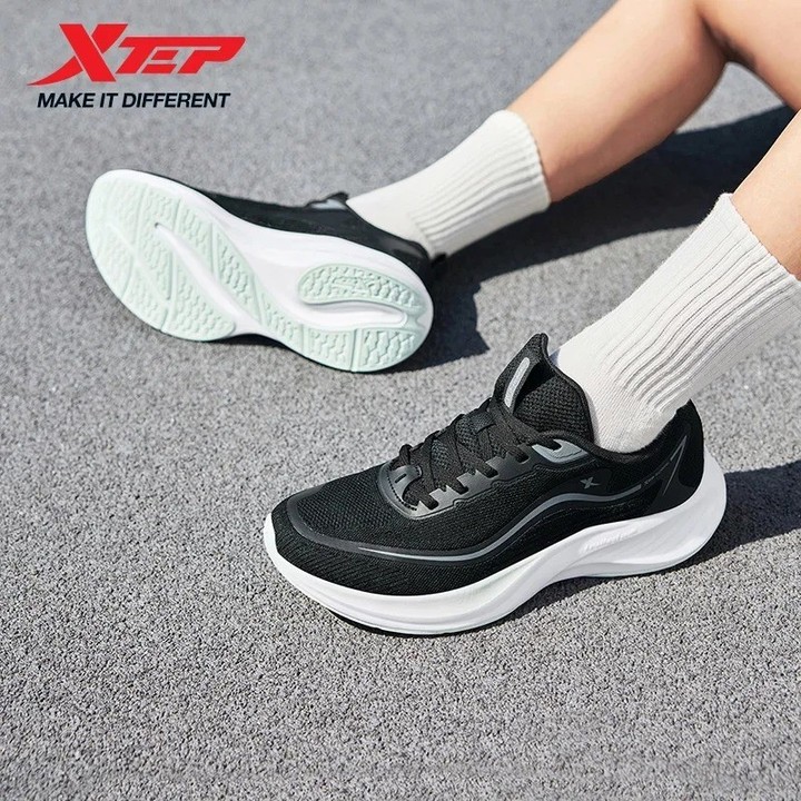 รองเท้าวิ่ง XTEP สำหรับผู้หญิง ฤดูใบไม้ร่วง 2025 ออกแบบเพื่อการสวมใส่ที่สบายและดีไซน์ลดแรงกระแทก — รองเท้ากีฬา แบรนด์ Xtep ของแท้ 100% เช็คราคาจาก Shopee Lazada thumbnail 3