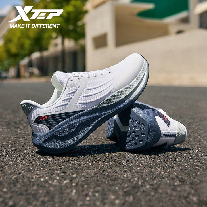 รีวิว XTEP Shield: รองเท้าวิ่งพื้นหนาดูดซับแรงกระแทกสูงสุด คุ้มไหมที่ราคา ฿1931 ในปี 2025?