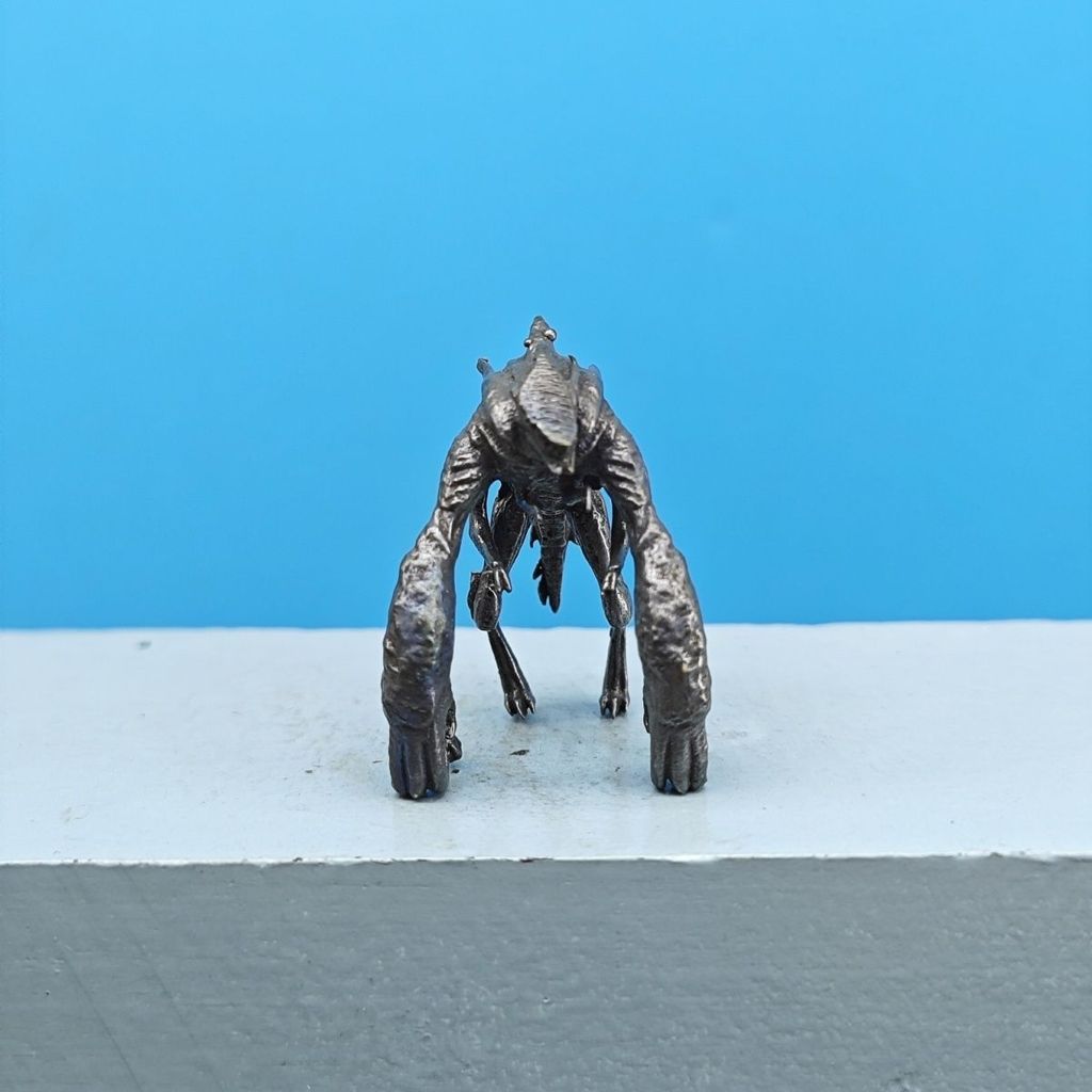 ทองเหลืองด้อย Godzilla Invincible Giant Parasite Monster Universe ...