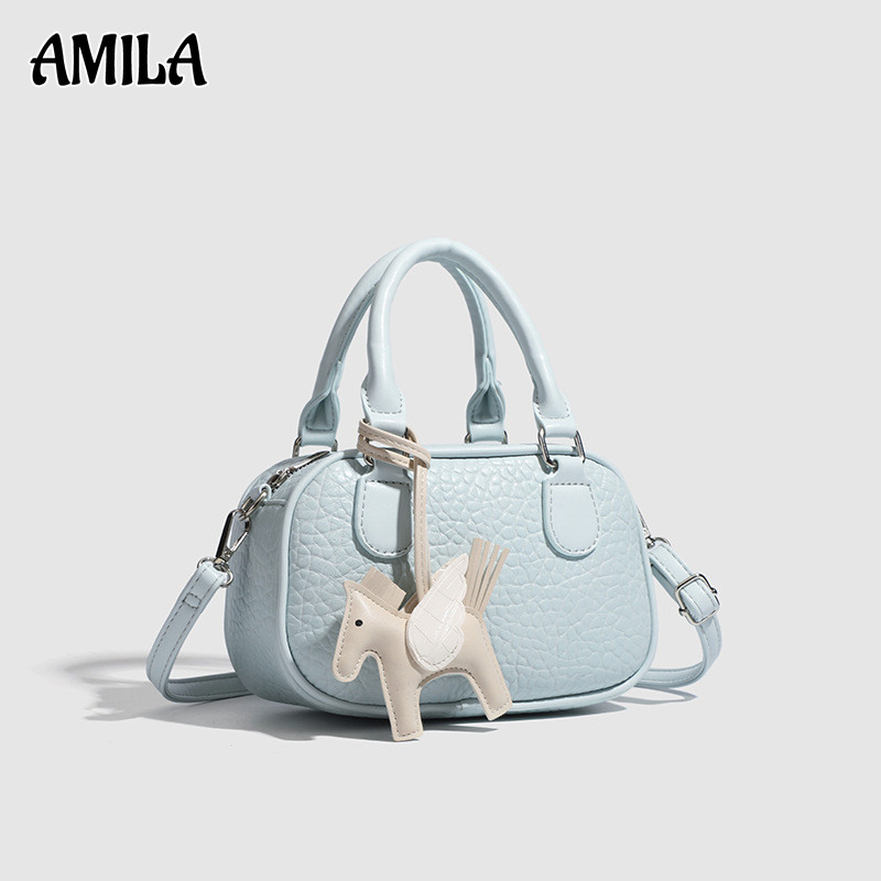 กระเป๋าหมอนแฟชั่น AMILA พร้อมจี้รูปม้าน่ารัก กระเป๋าถือ Pu Boston