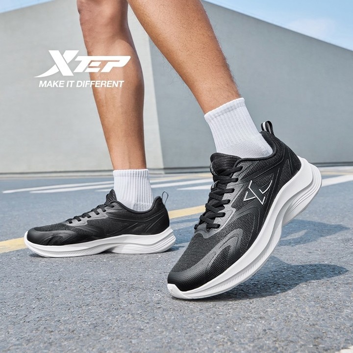 XTEP รองเท้าวิ่งผู้ชาย ทำจากตาข่ายระบายอากาศ สวมใส่ง่าย เหมาะสำหรับกีฬาและการสวมใส่ในชีวิตประจำวัน — รองเท้ากีฬา แบรนด์ Xtep ของแท้ 100% เช็คราคาจาก Shopee Lazada thumbnail 3