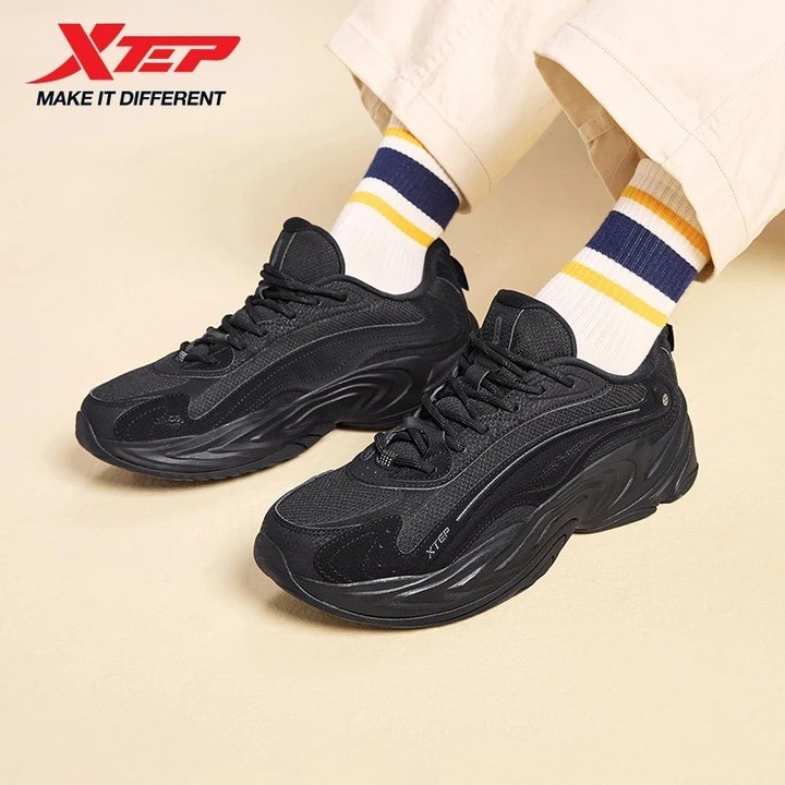 XTEP ผู้ชายรองเท้าสบายๆ 2025 ฤดูหนาว Durability Leisure Street สไตล์สนับสนุนกลางแจ้ง Rebound Retro ยางผู้หญิงรองเท้าผ้าใบ — รองเท้ากีฬา แบรนด์ Xtep ของแท้ 100% เช็คราคาจาก Shopee Lazada thumbnail 3