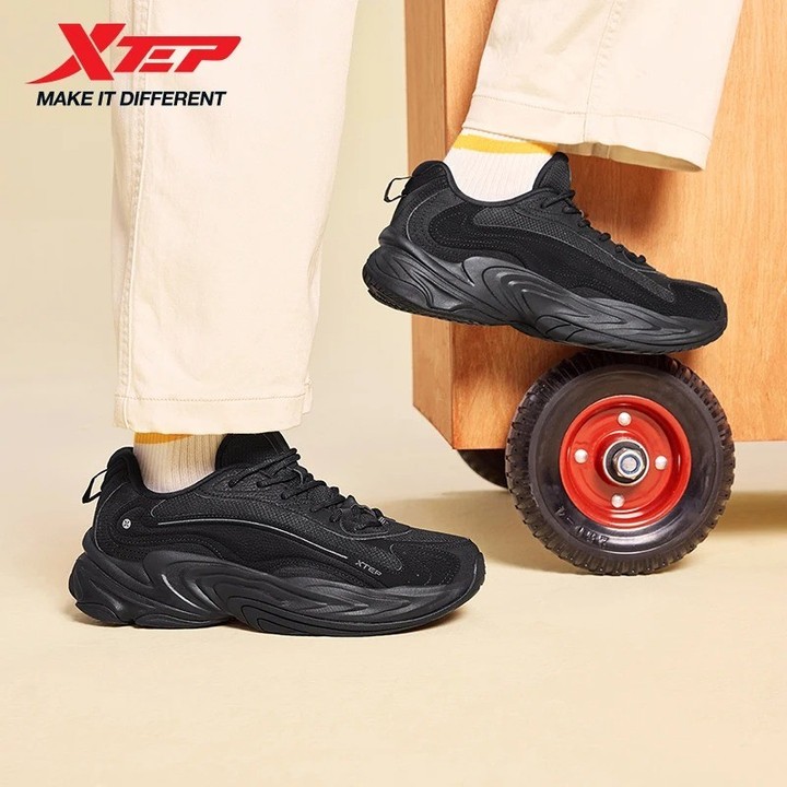 XTEP ผู้ชายรองเท้าสบายๆ 2025 ฤดูหนาว Durability Leisure Street สไตล์สนับสนุนกลางแจ้ง Rebound Retro ยางผู้หญิงรองเท้าผ้าใบ — รองเท้ากีฬา แบรนด์ Xtep ของแท้ 100% เช็คราคาจาก Shopee Lazada thumbnail 4