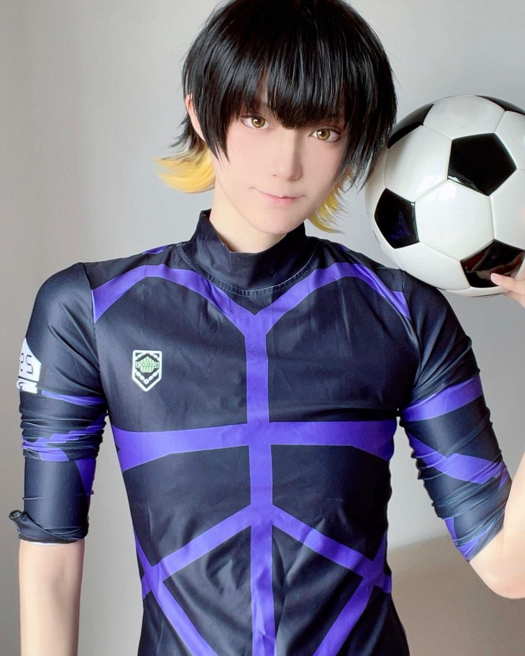 รูปภาพรายละเอียดของ Holoun Blue Lock Cosplay เสื้อยืดคอสเพลย์ การ์ตูนอนิเมะ Isagi Yoichi Bachira Chigiri Nagi Itoshi Football Soccer สีฟ้า สําหรับฝึกเล่นฟุตบอล ของขวัญฮาโลวีน