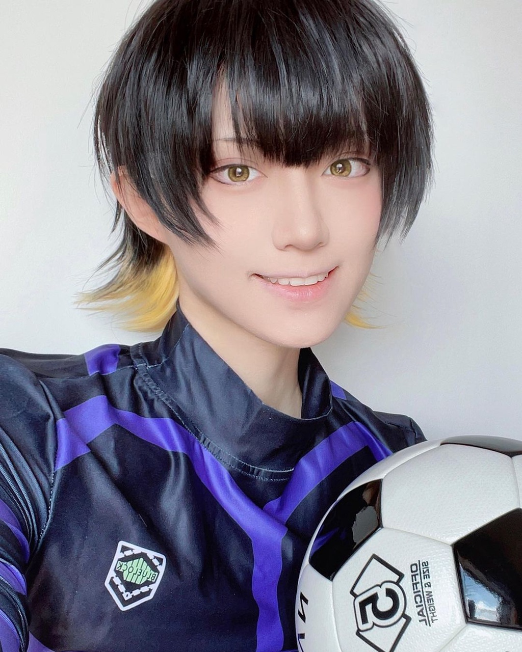 รูปภาพรายละเอียดของ Holoun Blue Lock Cosplay เสื้อยืดคอสเพลย์ การ์ตูนอนิเมะ Isagi Yoichi Bachira Chigiri Nagi Itoshi Football Soccer สีฟ้า สําหรับฝึกเล่นฟุตบอล ของขวัญฮาโลวีน