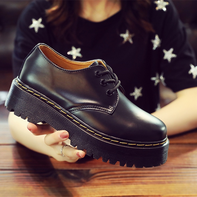 เกี่ยวกับ Dr. Martens Woman Thick Bottom Shoes Crusty Models Martin Boots