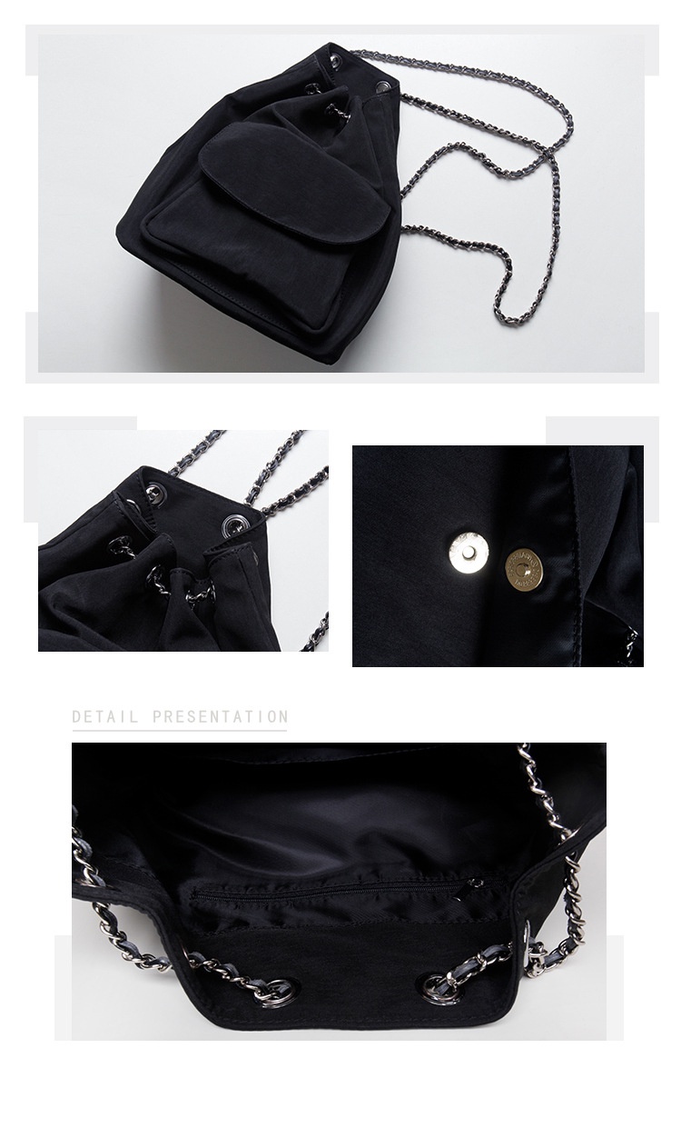 ภาพประกอบคำอธิบาย JUST STAR กระเป๋าผ้าใบสีดำโซ่กระเป๋าเป้สะพายหลังที่เรียบง่ายสบาย ๆ เวอร์ชั่นเกาหลีปากรูดความจุมากกระเป๋าเดินทางถัง