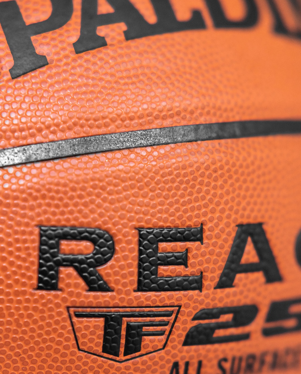 ข้อมูลเกี่ยวกับ Spalding ลูกบาสเกตบอล REACT TF-250 / GOLD / SILVER สำหรับเล่นทุกพื้นสนาม