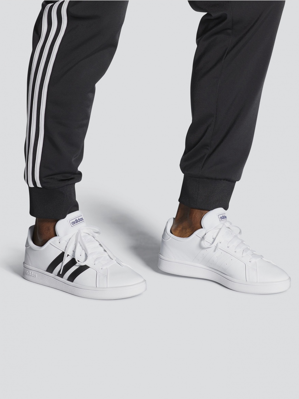 เกี่ยวกับสินค้า Adidas Collection อาดิดาส รองเท้าผ้าใบ รองเท้าอดิดาส สำหรับผู้ชาย CFW Men Grand Court Base EE7900 / EE7904 (1900)