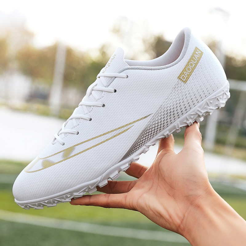 เกี่ยวกับ แท้ มาใหม่ รองเท้าฟุตซอล รองเท้าฟุตบอล รองเท้าผ้าใบกีฬา Futsal Shoes size32-47