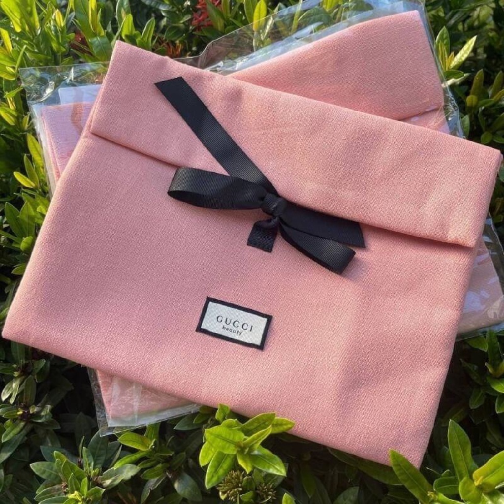 gucci-beauty-pink-pouch-make-up-bag-2022-จุของได้เยอะน้ำหนักเบา