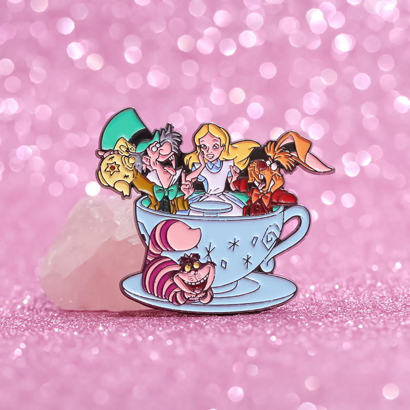 Alice in Wonderland Pin เข็มกลัดการ์ตูนอะนิเมะบทบาท Hard Pins เข็มกลัด ...