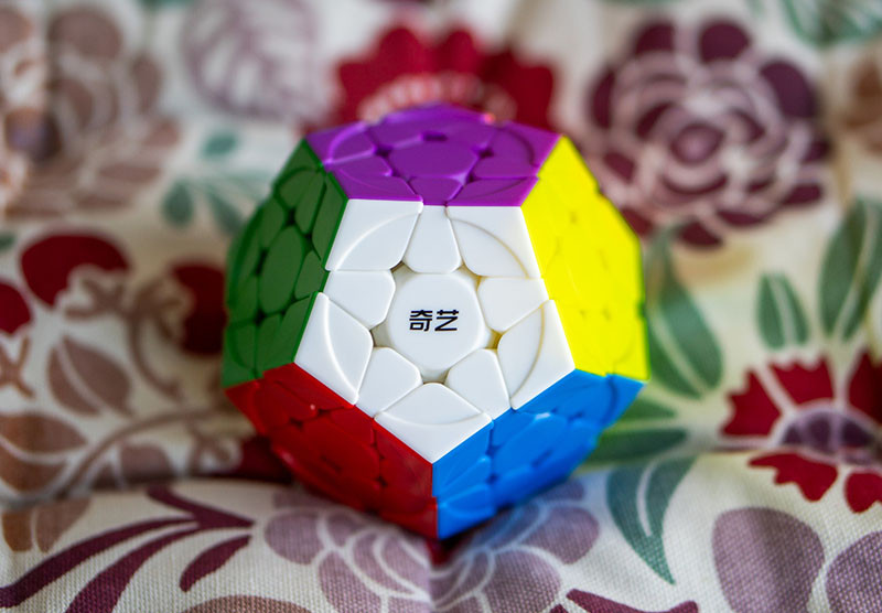 QiYi Megaminx 3x3 Speed Cube 3x3x3 Pentagonal Dodecahedron 12 ด้าน ...