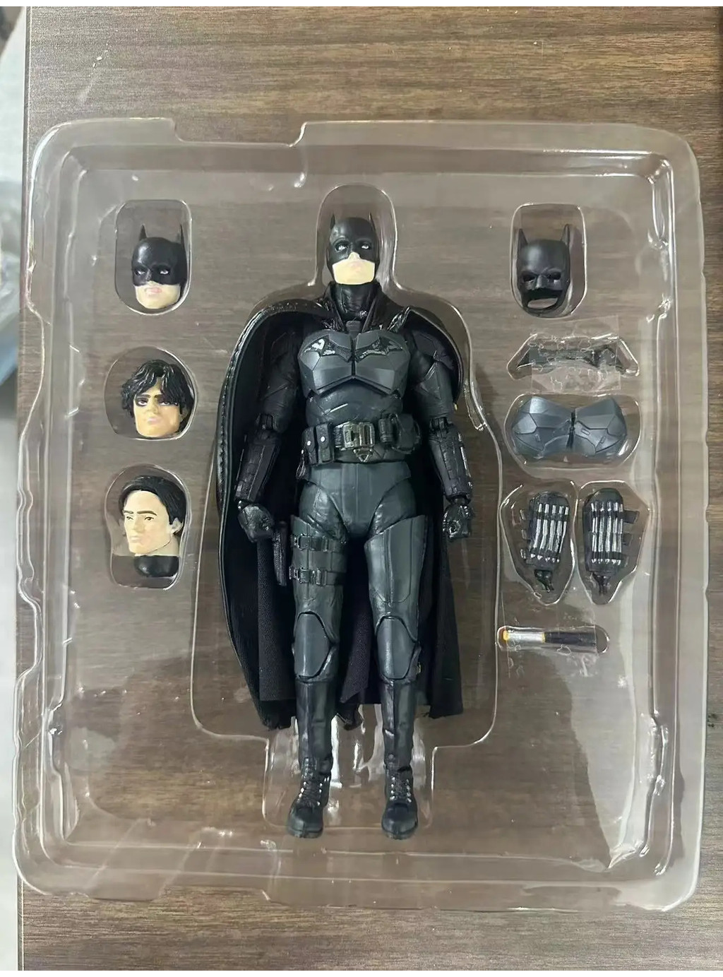 ของเล่น DC Batman MAFIX no. 188 Robert Pattinson Movie Edition ตุ๊กตา 6 ...