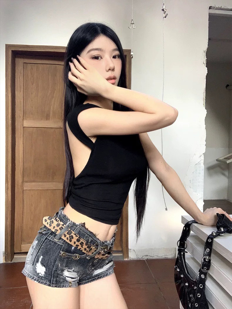 เสื้อยืดแขนสั้นเปิดหลังสีดำแบบไขว้ เสื้อครอปสั้นสไตล์สาวแซ่บในฤดูร้อน ...