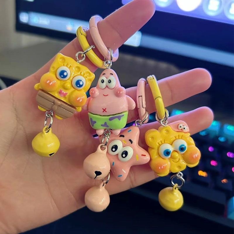 พวงกุญแจ SpongeBob และ Patrick เสน่ห์การ์ตูนน่ารักสําหรับกระเป๋าเป้ ...