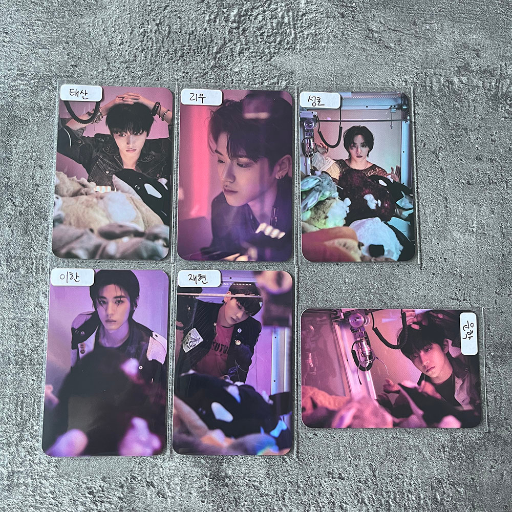 Stray Kids KARMA [KARMA Ver.] Limited Album + Pre-Order Gift - CD, Photobook, Wristband, Photocard Random